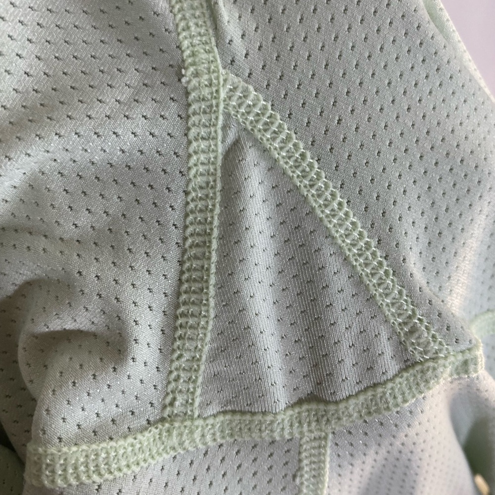 Baleaf Light Green Skirt with Side Slits, Size Large - Picture 7 of 8